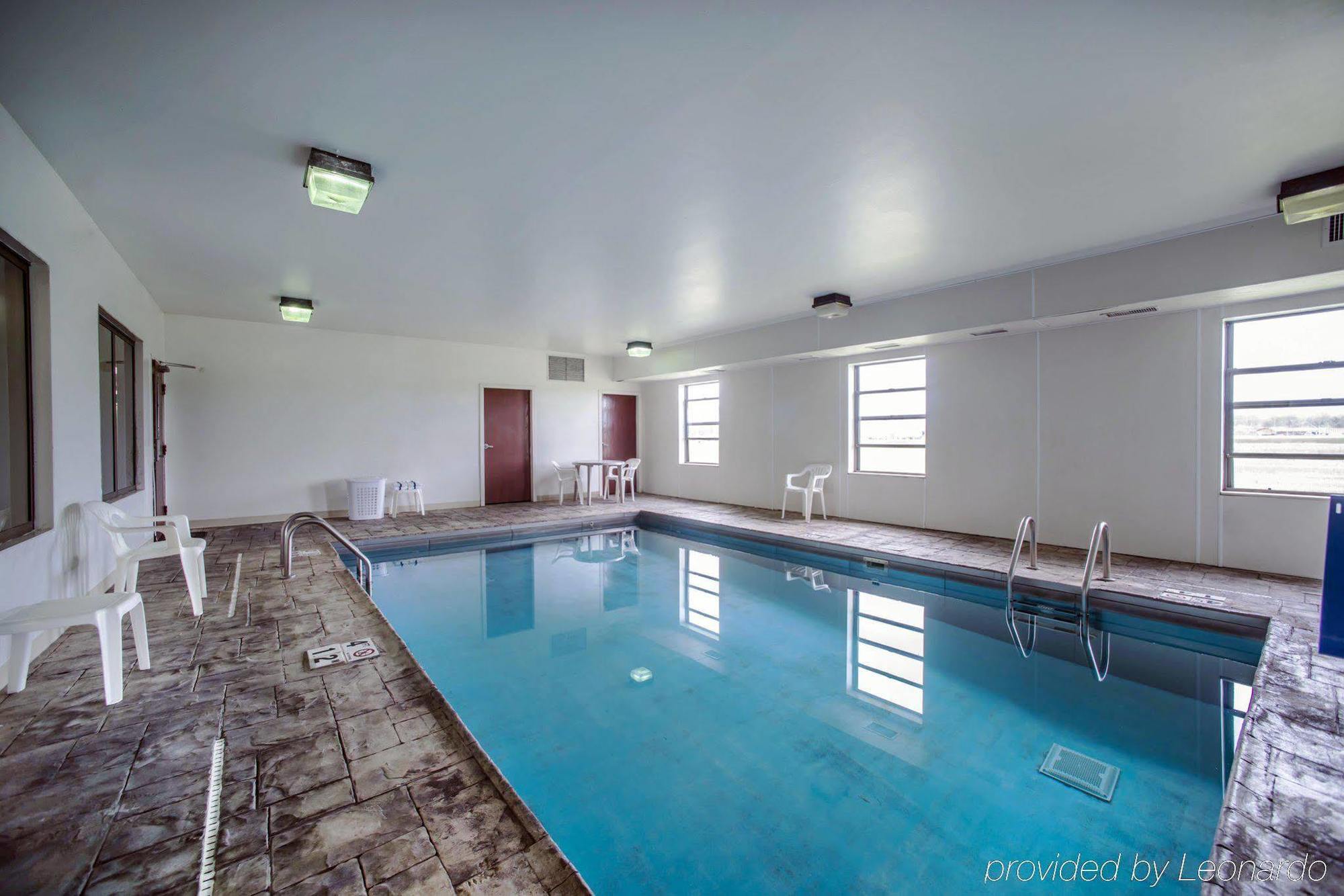 Super 8 By Wyndham Harrisburg Hotel Ngoại thất bức ảnh
